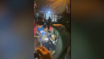 Молодежная банда напала на мужчину в Клонг Тоэй, требуя 10 бат