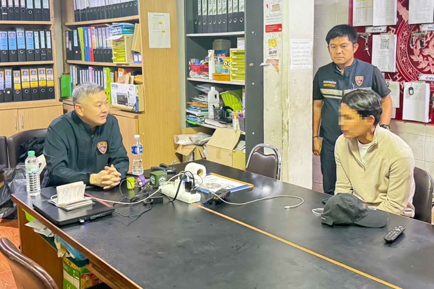 Мужчина из Мьянмы будет депортирован за то, что бросил собаку в море