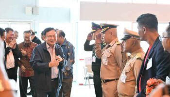 Не обращая внимания на бомбы, Таксин говорит, что чувствует себя более желанным гостем на глубоком юге Таиланда