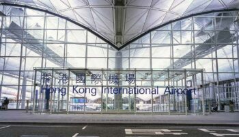 Пассажир из Бангкока пойман на контрабанде "космического масла" в аэропорту Гонконга