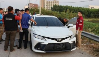 Погрязшая в долгах женщина найдена мертвой в машине в Аюттхае