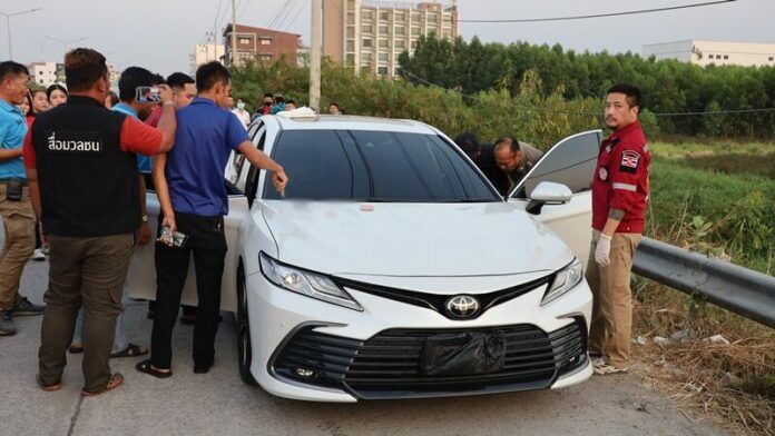 Погрязшая в долгах женщина найдена мертвой в машине в Аюттхае