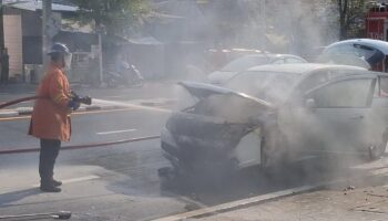 Пожар в автомобиле вызвал эвакуацию в Убонратчатани