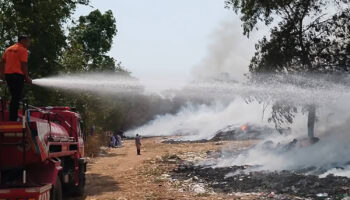 Пожар на свалке приближается к общине Прачин Бури