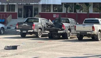 Полицейский пикап взорван, автомобиль сожжен на юге страны