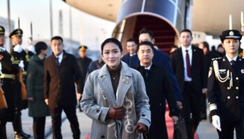 Премьер-министр будет бороться с онлайн-мошенничеством и укреплять связи с Китаем