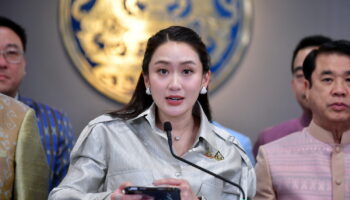 Премьер-министр готов ответить на обвинения Таксина