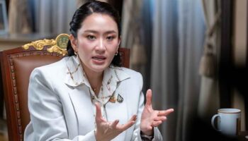 Премьер-министр Таиланда обсудил качество эфира в первом телевизионном обращении