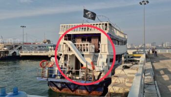 Россиянин погиб на туристическом катере после катания с горки