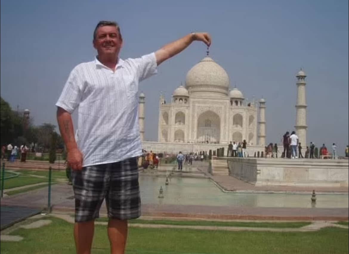 Семейная гонка по спасению британца от загадочной болезни в Таиланде