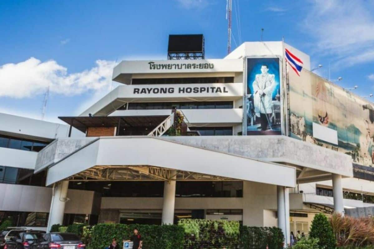 Тайский мужчина дал пощечину медсестре в Районге из-за спора о въезде ребенка