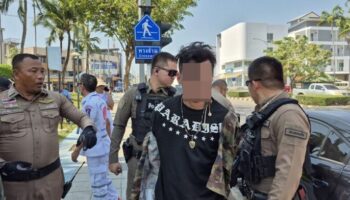 Хаос в Паттайе: арестован водитель в форме военно-морского флота, который заезжал на попутку