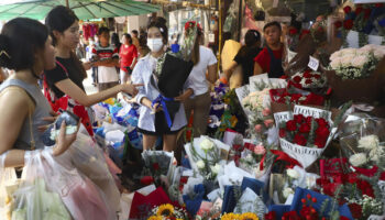 Цена на розы растет по мере того, как расцветает романтика