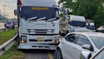 2 гражданина Таиланда погибли в результате столкновения нескольких автомобилей в Лоббури