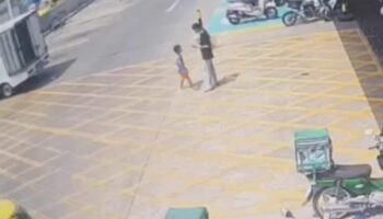 6-летний тайский мальчик, похищенный девочкой-подростком, воссоединился с семьей