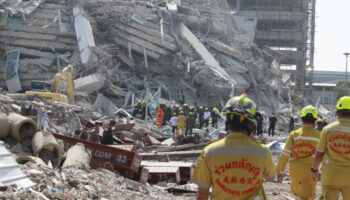 В обрушившемся здании в Бангкоке обнаружены признаки жизни