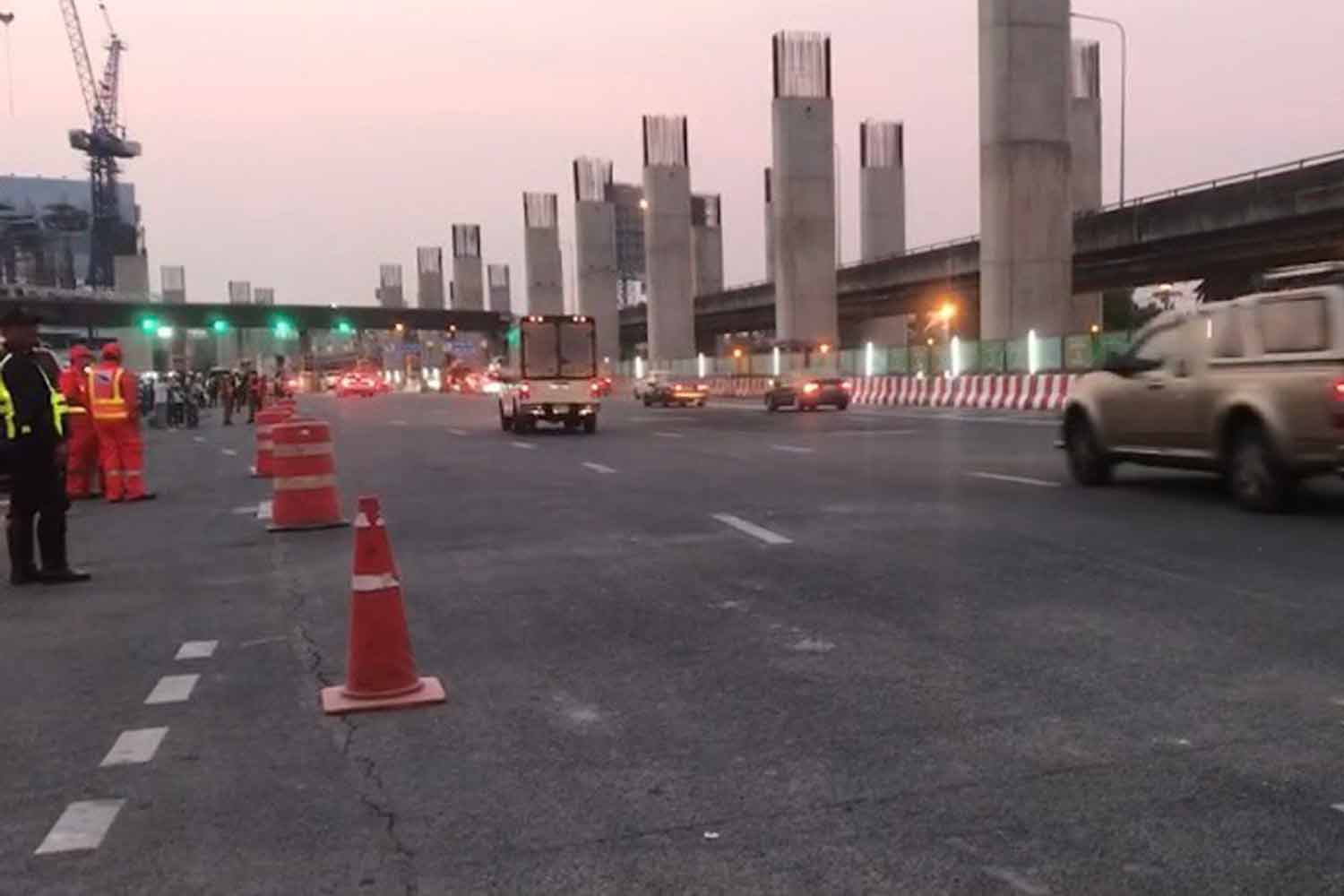 Вновь открывается платная площадка для въезда на скоростную автомагистраль рядом с местом обрушения