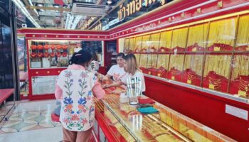 Вор украл золото на сумму 7,8 миллиона бат во время ограбления в Аюттхае