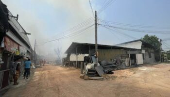 Два дома разрушены, жители Паттайи сгорели на пожарных лестницах