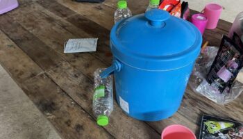 Деревенский герой спасает задыхающегося мужчину с помощью искусственного дыхания после несчастного случая с водой (видео)