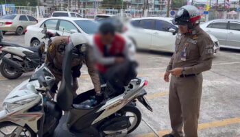 Малазийский турист переплатил на мототакси в Хатъяй