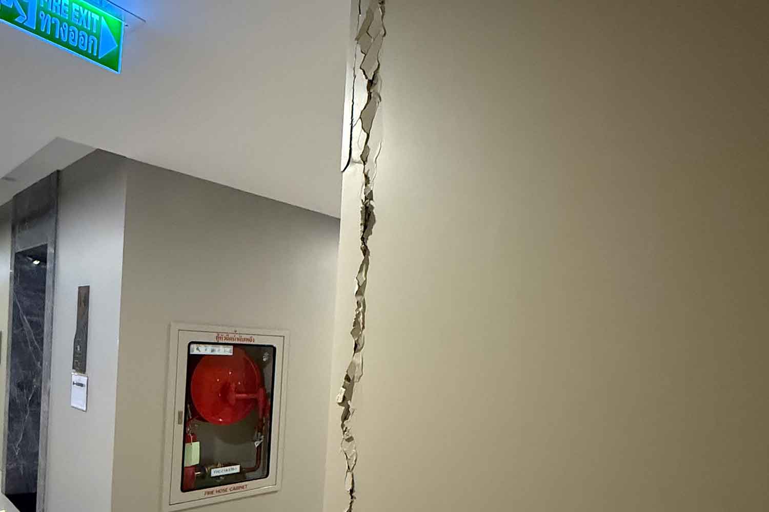 Открыты горячие линии для проверки зданий