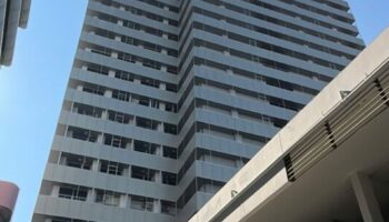 Паника из-за землетрясения: более 100 человек эвакуированы из больницы Патхум Тани