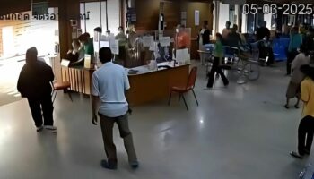 Пациент избил персонал больницы Удонтхани из-за номера в очереди (видео)