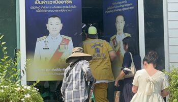 Последний звонок: Трагическая смерть пьяного мужчины в полицейском участке Клонг Тана