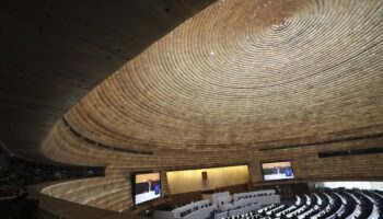 Премьер-министра Паэтонгтарна обвиняют в уклонении от уплаты налогов на 218 миллионов батов