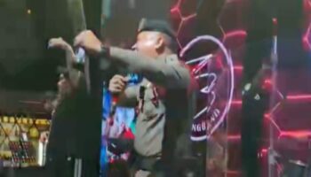 Тайского офицера перевели за то, что он ударил по сцене вместо такта