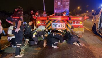 Теракт на стоянке грузовиков: мотоциклист врезался в грузовик недалеко от Паттайи