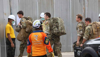 Число местных погибших в результате пятничного подземного толчка возросло до 18