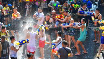 Splish splash splendour: в Паттайе готовятся к купанию в Ван Лай (видео)