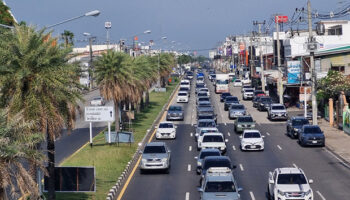 27 человек погибли в дорожно-транспортных происшествиях в первый день путешествия на Сонгкран