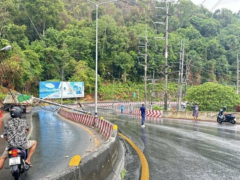 Авария грузовика привела к серьезным сбоям на дороге Пхукета