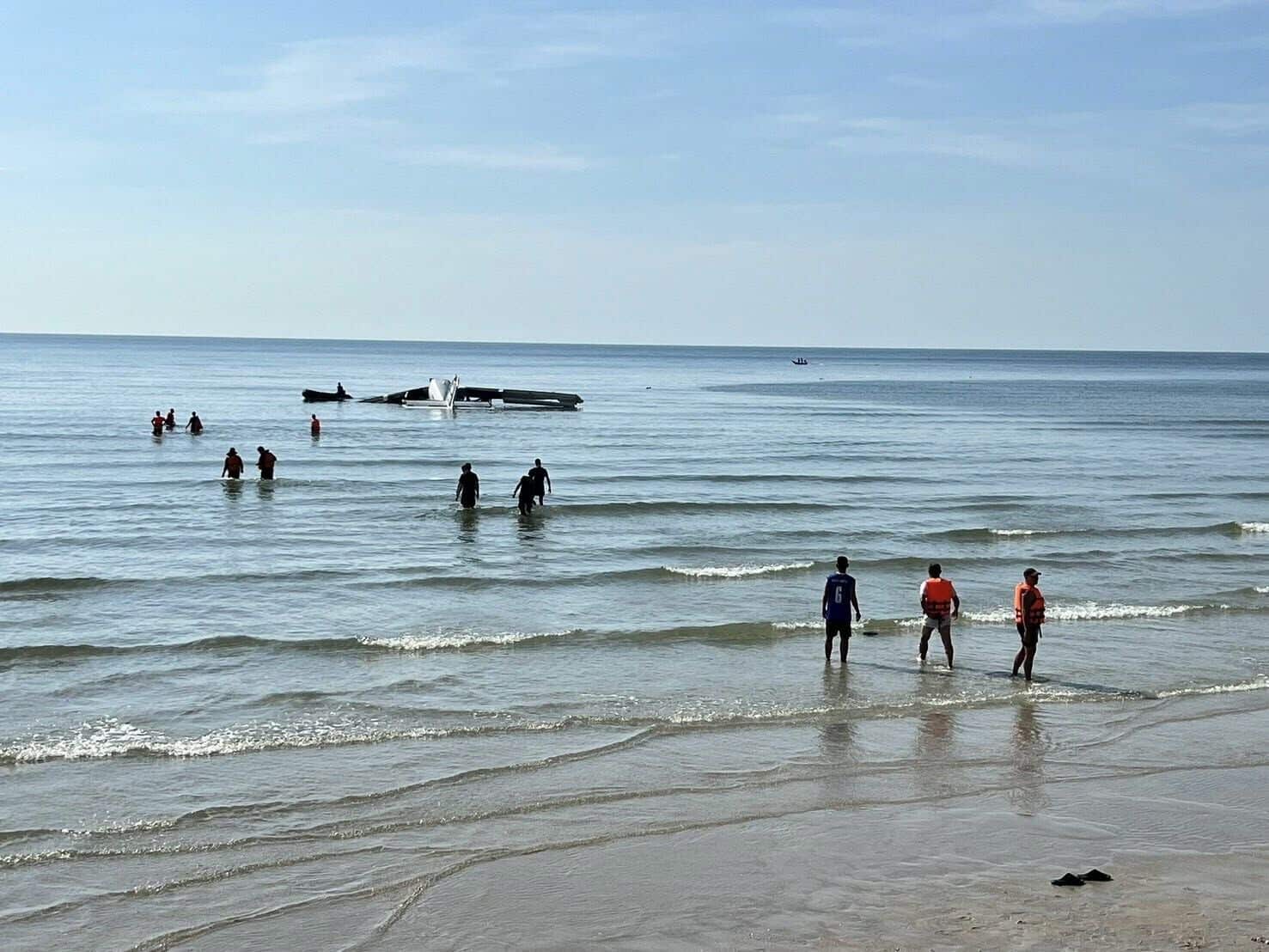 Авиакатастрофа в Ча-Аме: четверо погибших при падении полицейского самолета в море