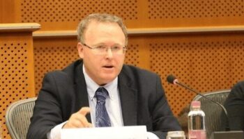 Американца, обвиняемого в оскорблении королевской семьи, выпустили под залог