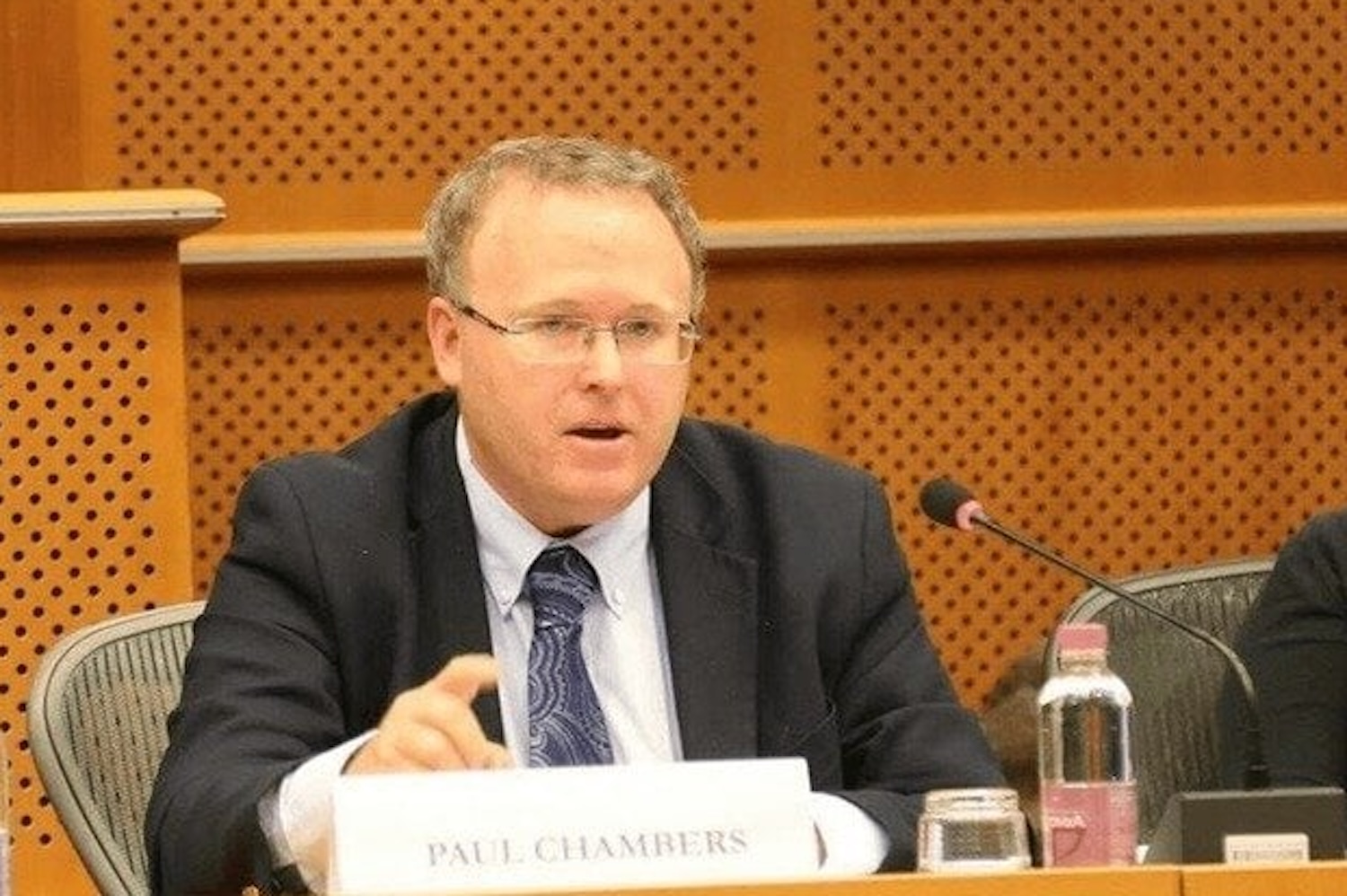 Американца, обвиняемого в оскорблении королевской семьи, выпустили под залог