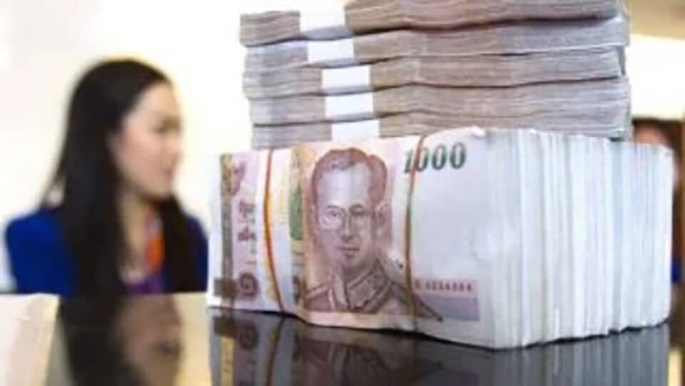 Бат в будущее: курс тайской валюты приближается к отметке 33, а курс доллара падает