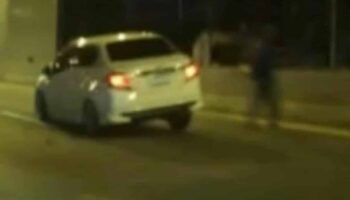 Бездомный мужчина устроил автокатастрофу, перейдя дорогу недалеко от Бангкока