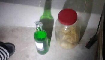 Бригадир судоверфи скончался после употребления травяного ликера в Сираче