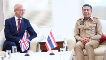 Британский посол обсудил туризм с губернатором Пхукета