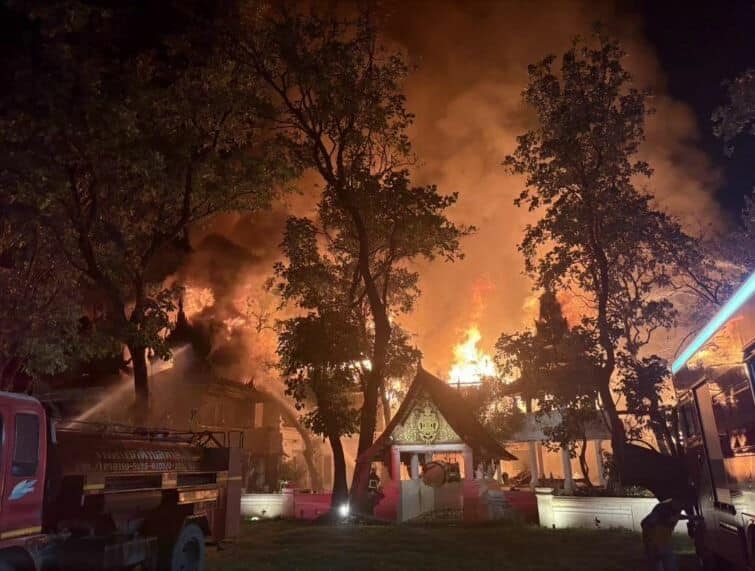 В отеле Dara Dhevi в Чиангмае вспыхнул пожар