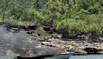 В результате пожара на туристическом катере двое человек получили ранения недалеко от острова Ко Кут на юго-востоке Таиланда