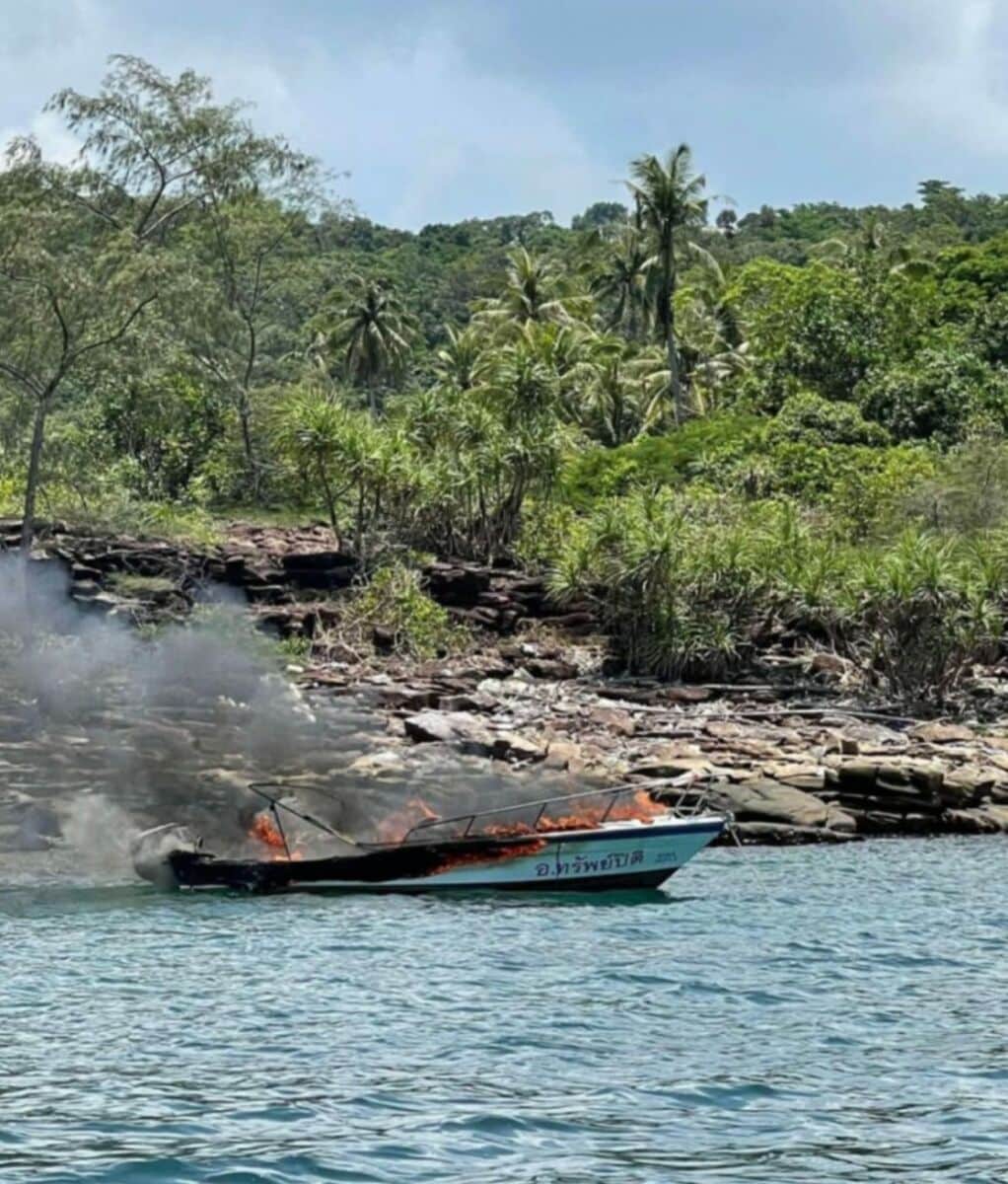 В результате пожара на туристическом катере двое человек получили ранения недалеко от острова Ко Кут на юго-востоке Таиланда