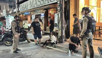 В результате пьяной драки на Паттайя-Бич-роуд двое получили ранения