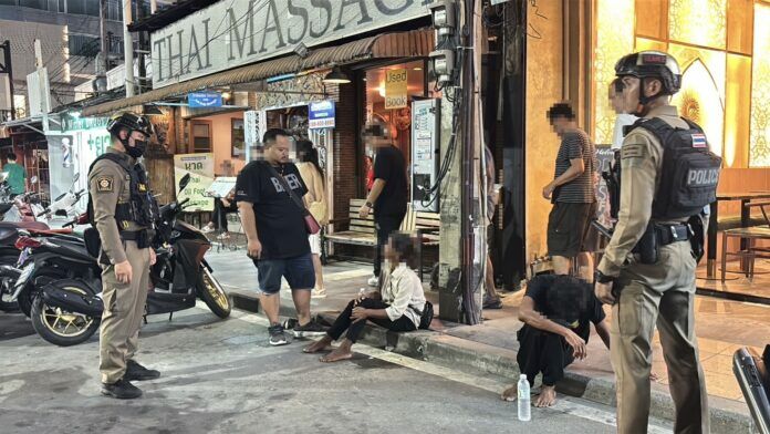 В результате пьяной драки на Паттайя-Бич-роуд двое получили ранения