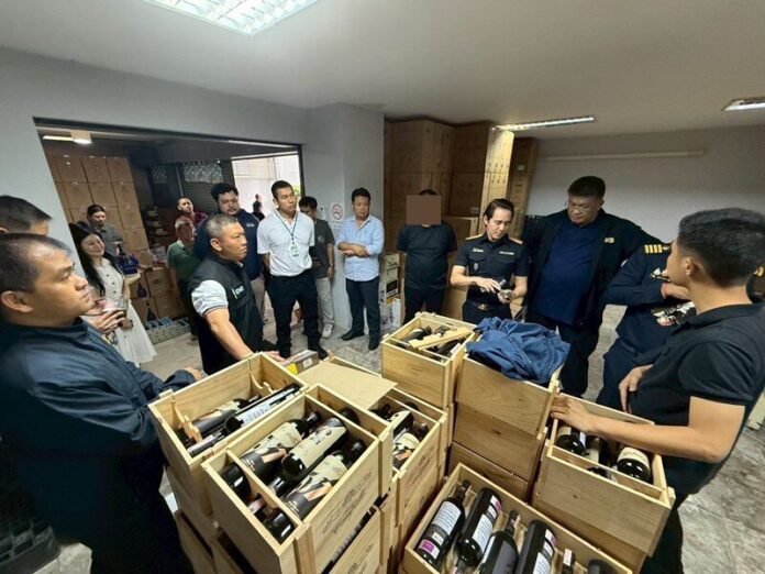 В ходе рейда в Бангкоке были изъяты незаконные товары на сумму более 845 миллионов бат