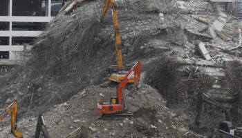 Ведомства выясняют причины обрушения здания